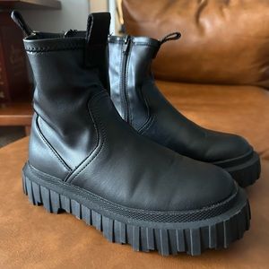 Girls Zara boots